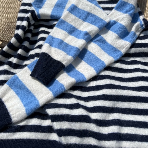 Saks Transitional 100% Cashmere Sweater Navy and Baby Blue Nautical Stripe Large - Picture 4 of 8